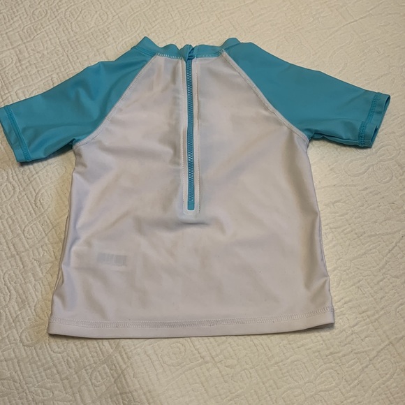 18-24m (4/$20) Joe Fresh Rashguard Top - Picture 8 of 15
